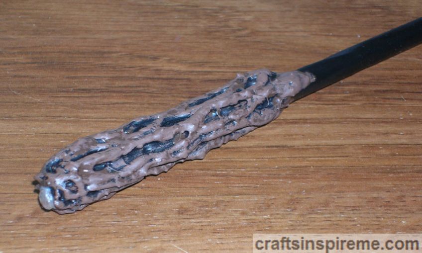 Dry brush bark brown