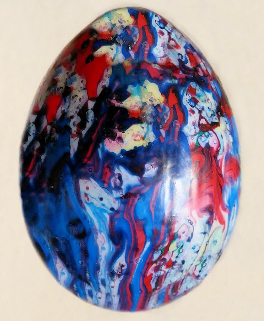 Marbleized Paint Pouring Egg