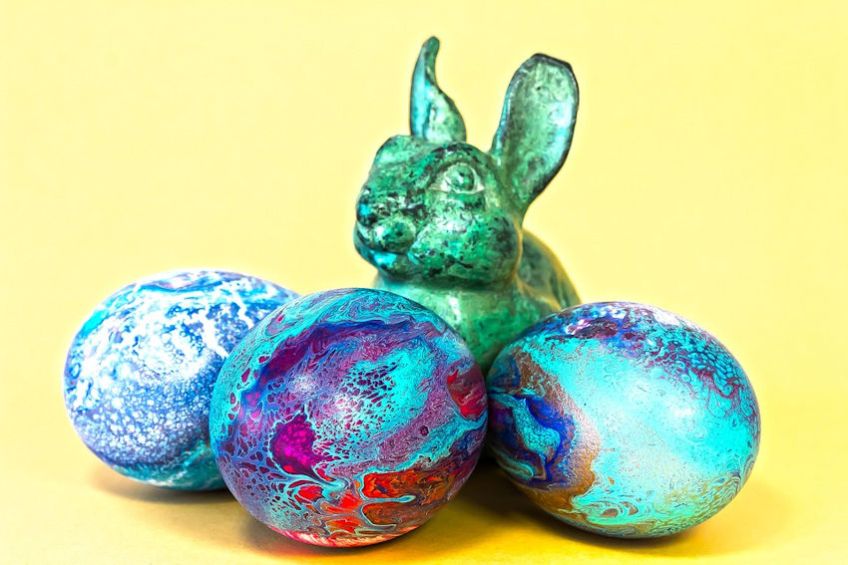 Paint Pouring Easter Eggs