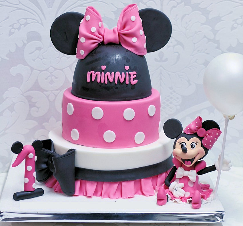 Minnie Mouse Cake