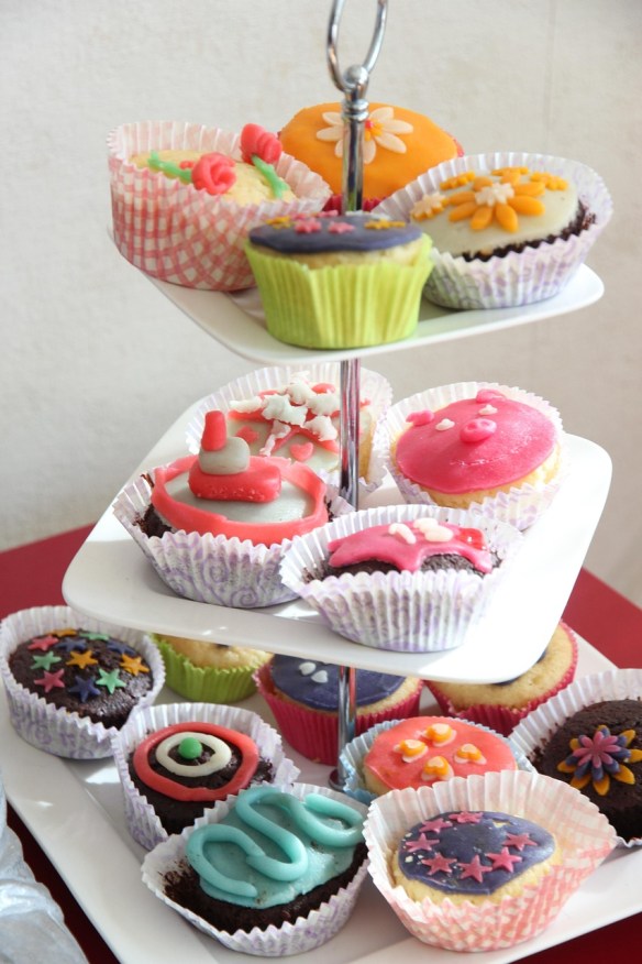 Spring Cupcakes Tiered Tray